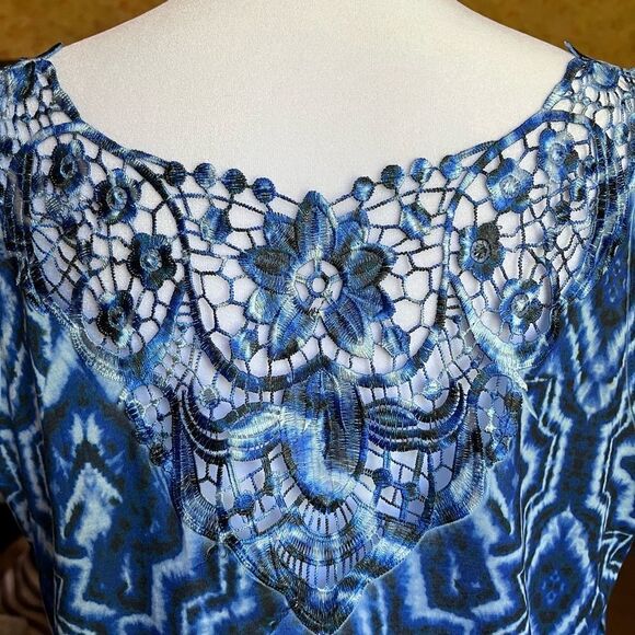 Avenue blue Aztec tank top with embellishments - Picture 5 of 5
